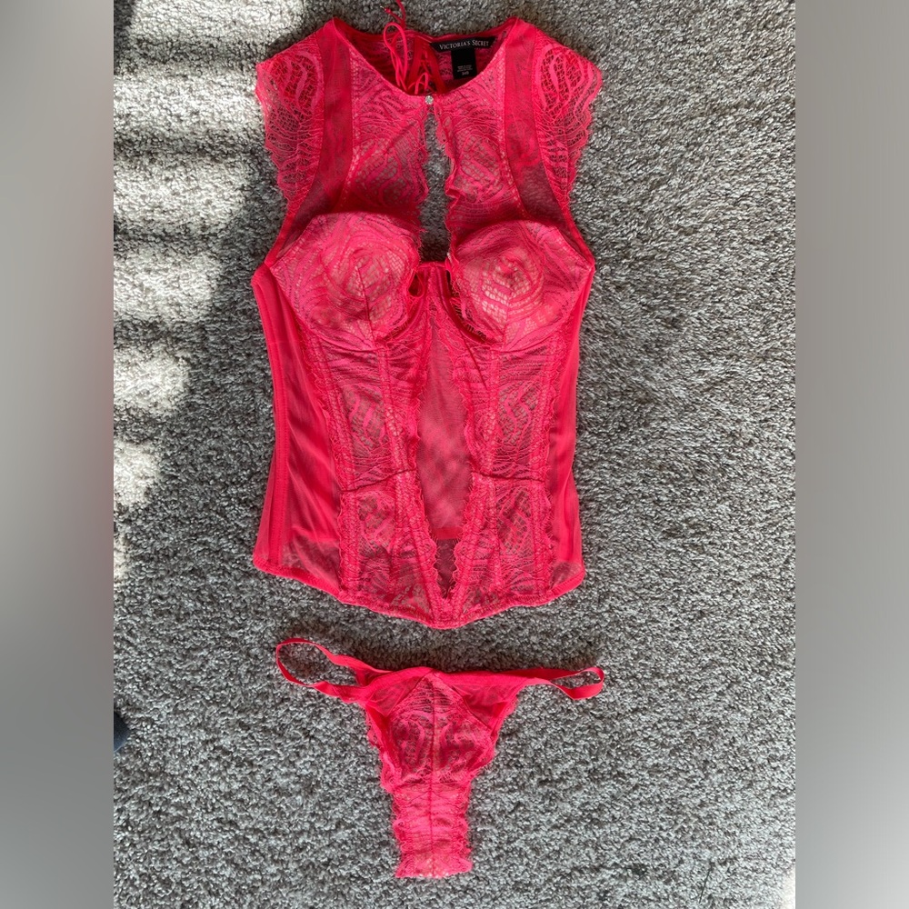NWOT Victoria’s Secret pink corset set size 34B